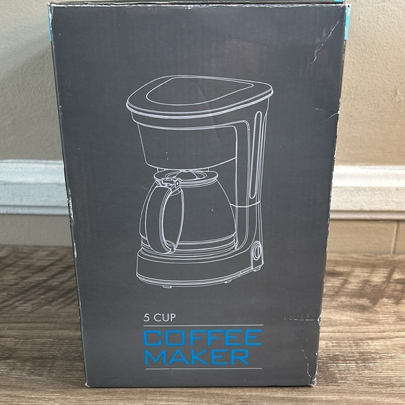Living Solutions 5 Cup Coffee maker - Brand New, Never Opened, Black - Picture 3 of 7